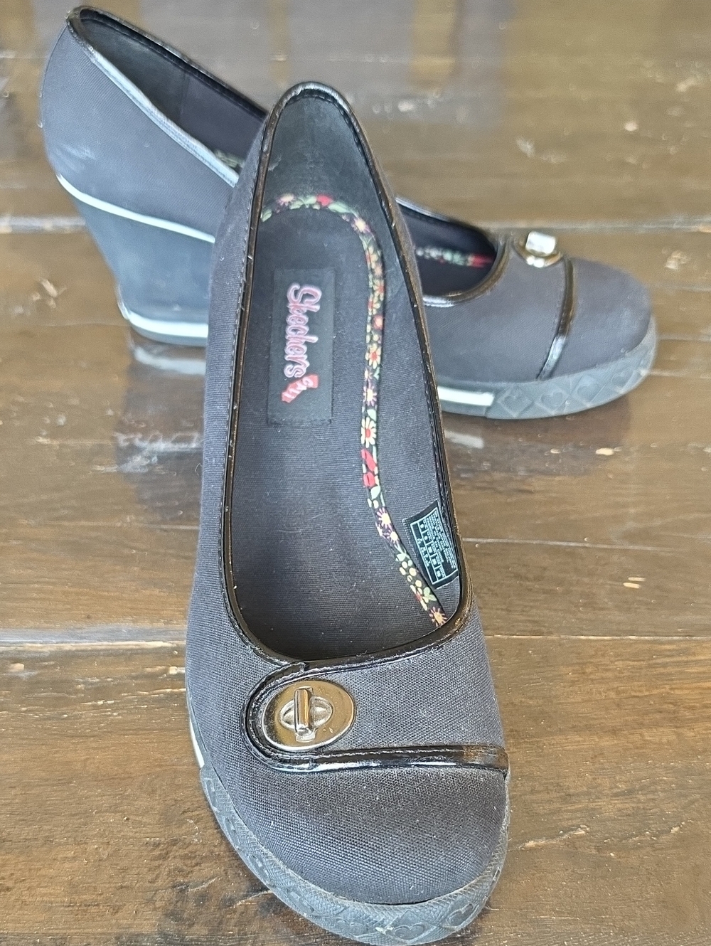 (9) Skechers Black Canvas Wedge Pumps with Button Accent 90s 00s Goth Rockabilly